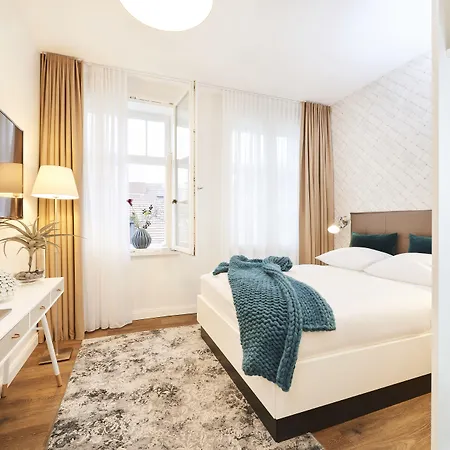 ÜberFluss Hotel Private Wing Innenstadt-3